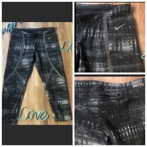 Nike capri leggings